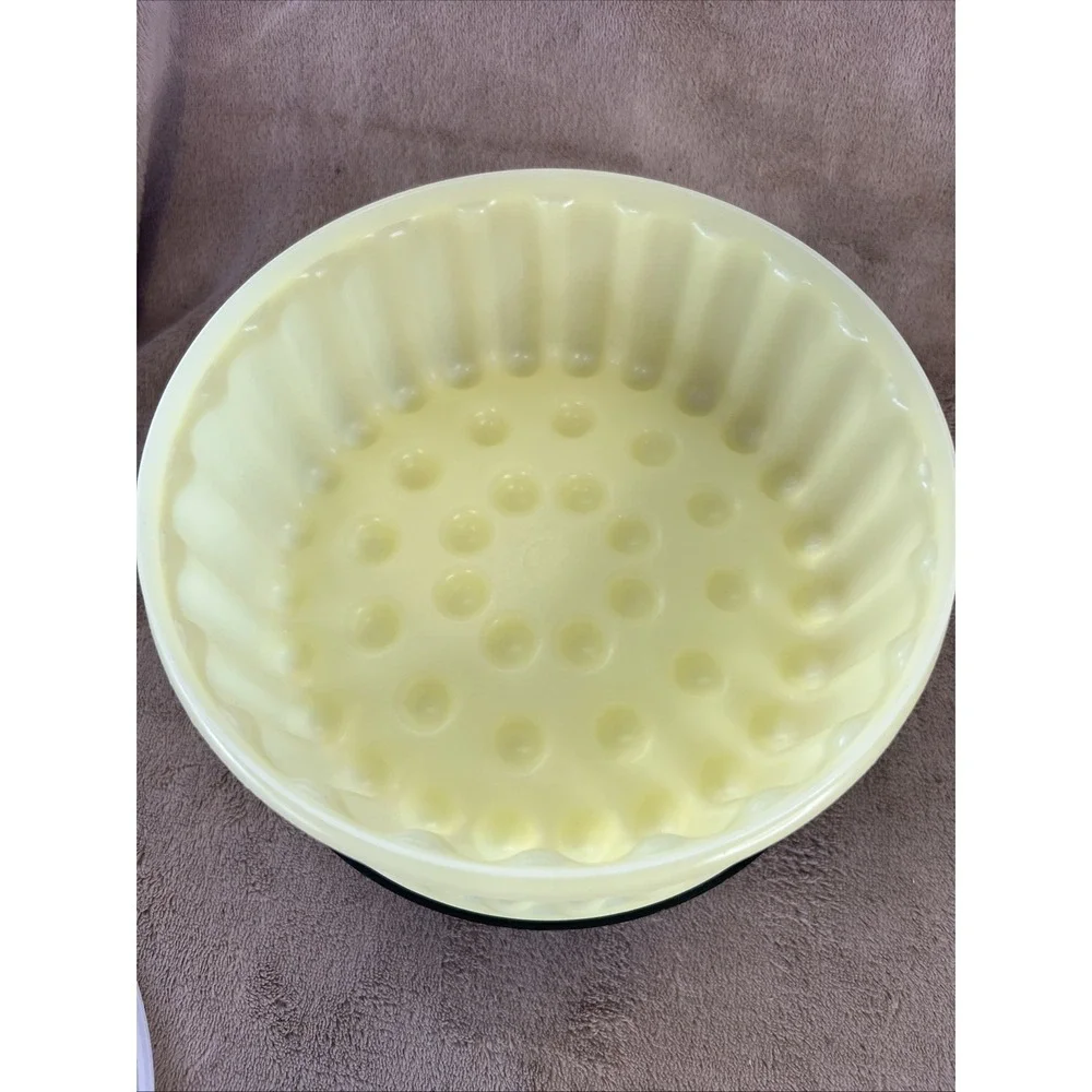 Vintage VALLEYBROOK FARMS Jello Mold Container 60s‎ With Lid 8